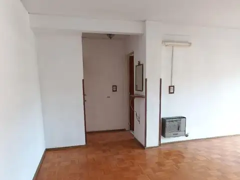 VENTA. Departamento 1 dormitorio con balcón