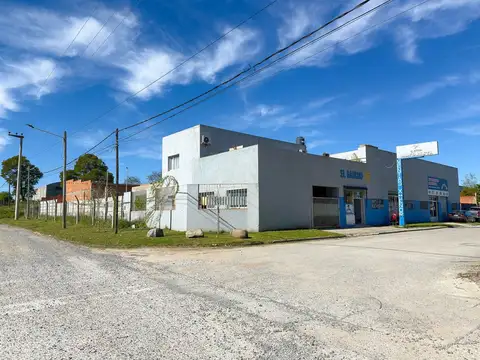 VENTA GALPONES CON CASA TANDIL