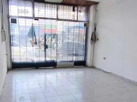 Local en Alquiler en Mataderos, CABA