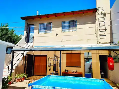 CASA VENTA 3 DOMITORIOS EN FISHERTON POS. PERMUTA