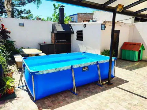 Casa 5 ambientes con 2 baños