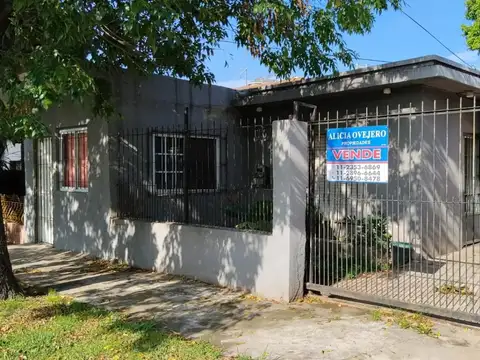 Casa 3 ambientes con 1 baño