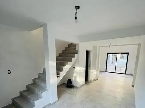 Casa 3 ambientes con 1 baño