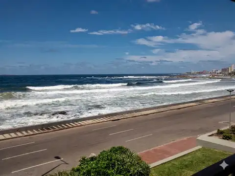 EDIFICIO FARALLON - 1º linea sobre el mar. PUNTA DEL ESTE