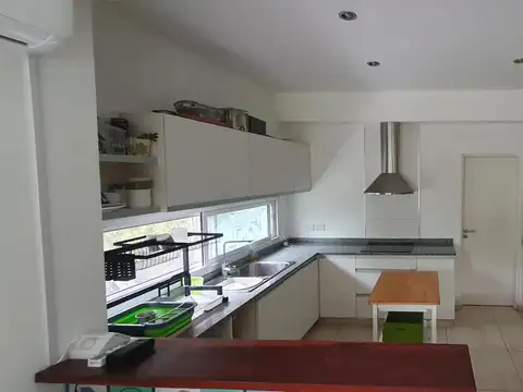 Casa en Venta con 4 cocheras
