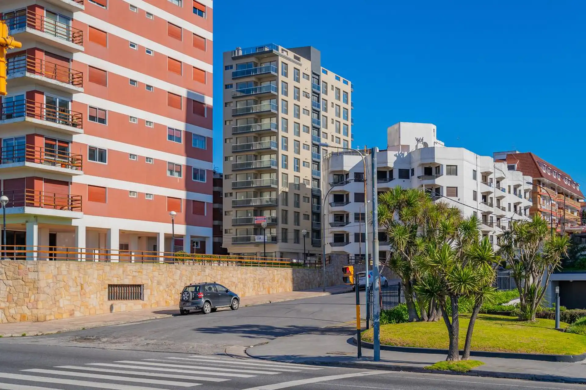 Depto 2 amb, 60m² con balcón y cochera opcional — Playa Grande