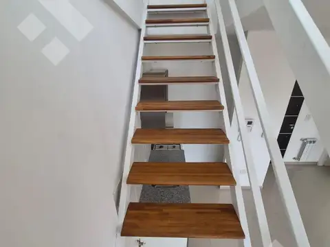 Depto Tipo Casa en Venta 8 años