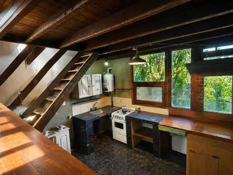 CASA EN VENTA 3 AMBIENTES CON AMPLIO PARQUE Y PARRILLA. Sierra de los Padres