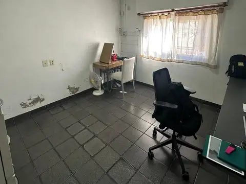VENTA DE CASA 7 AMBIENTES EN TIGRE  C/ COCHERA
