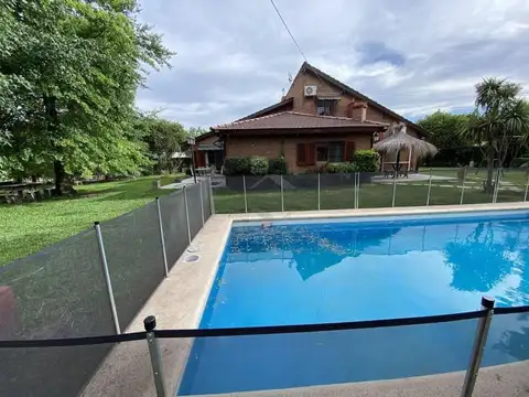 Hermoso chalet sobre 1854 m2 de lote y 270 m2 cubiertos