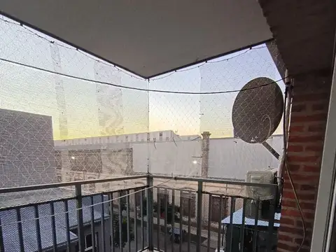 Venta departamento 3 amb, muy amplio 3er piso