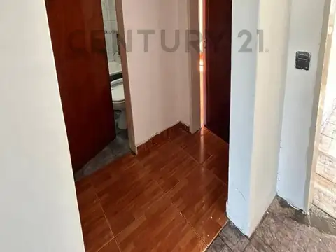 Casa en Alquiler con 2 cocheras