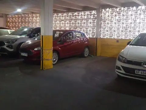 COCHERA EN VENTA BARRIO COLEGIALES. EXC UBICACION