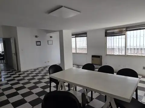 Oficina en Alquiler al Norte