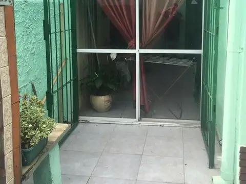 Depto Tipo Casa 2 ambientes con 1 baño