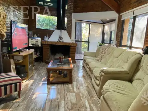 Casa 5 ambientes con 3 baños