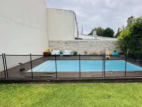 Casa 5 ambientes con 2 baños