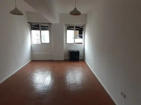 Alquiler monoambiente – zona Facultad.