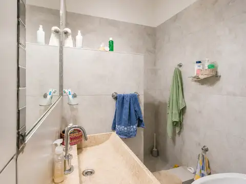 Casa 5 ambientes con 2 baños