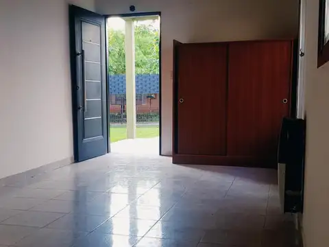 Casa 3 ambientes con 1 baño
