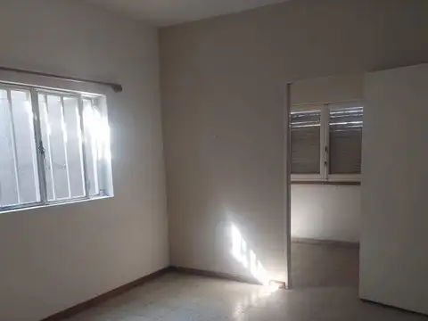 Casa en Alquiler en Alberdi, $ 450.000
