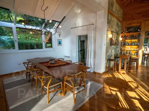 VENTA Casa 400m2 con costa de lago y muelle propio lote de 11.000m2 Loma Guacha Villa la Angostura