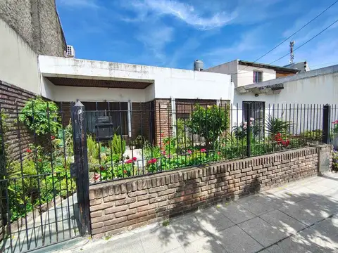 CASA 4 AMB EN VENTA EN LOS POLVORINES APTO CREDITO