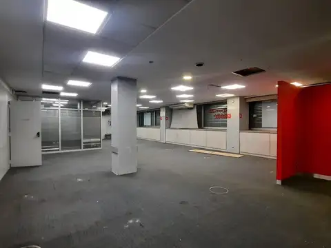 Avenida Hipólito Yrigoyen 400