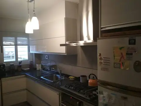 Casa en Venta con 3 cocheras