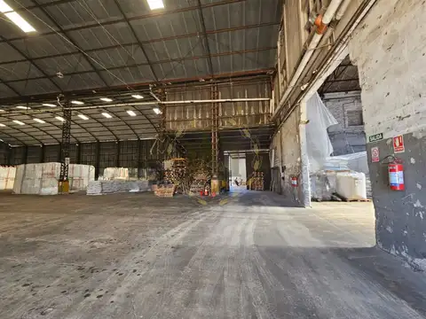 VENTA GALPON GRAN VISIBILIDAD CON EXPLANADA BELLA VISTA PROX