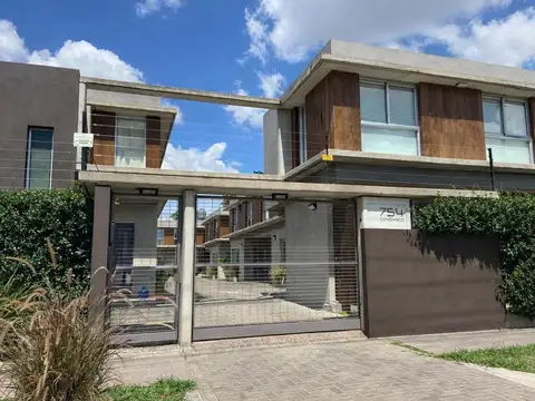 Casa 4 ambientes Ituzaingó Norte