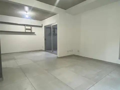 Casa en Alquiler con 1 cochera