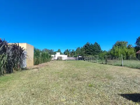 LOTE 15 X 35 CLOACA Y GAS EN LA ESQUINA