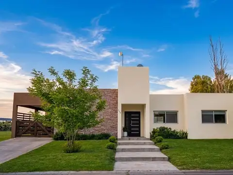 Venta Casa en Horizontes al Sur 4 Dormitorios Canning