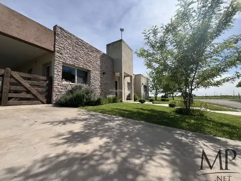 Casa en venta en Horizontes al Sur 4 Dormitorios Canning 100