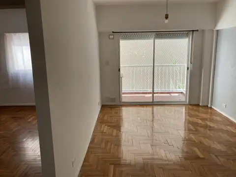 Departamento 3 amb c/balcón y baulera muy luminoso, excelente