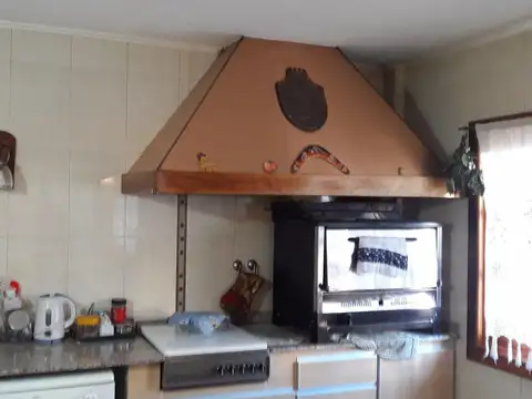 Casa 5 ambientes con 3 baños