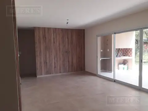 Casa en Alquiler Temporal con 1 cochera