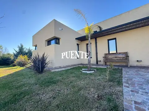Casa en Venta en San Vicente, USD 360.000