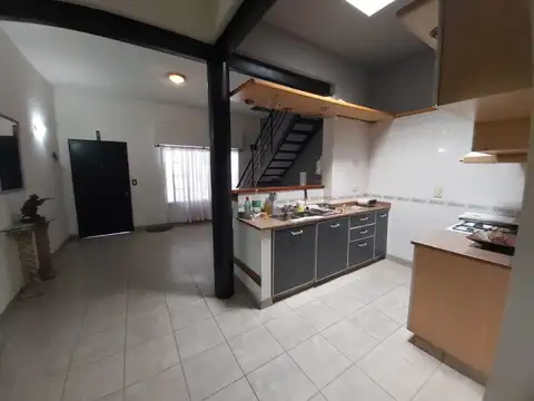 Casa 4 ambientes con 1 baño