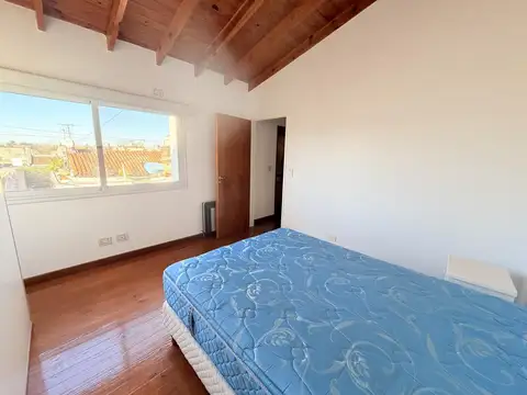 Depto Tipo Casa 5 ambientes con 2 baños