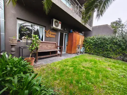 VENTA DEPARTAMENTO 2 AMBIENTES JARDIN Y COCHERA AC