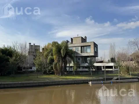 VENTA OPORTUNIDAD | Moderno Diseño al Rio c/Amarra | Jardin Nautico Escobar
