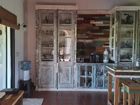 Casa en Venta con 3 cocheras