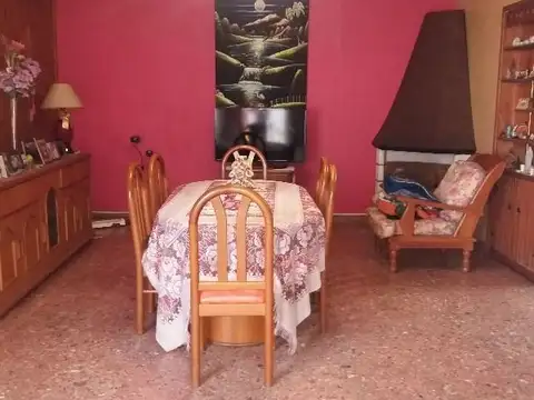 Cnel Charlone 400, Piso PB