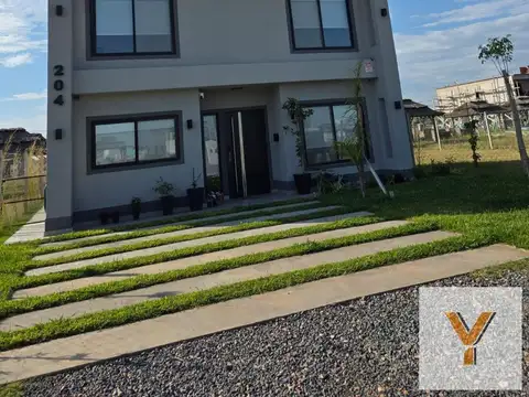 Casa en venta - 3 Dormitorios 3 Baños - General Rodríguez