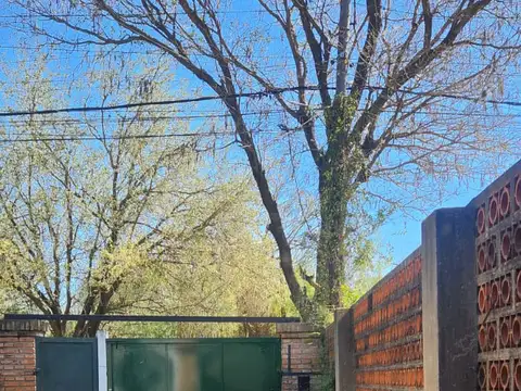 Casa en Alquiler con 1 cochera