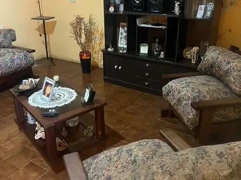 Casa 4 ambientes con 1 baño