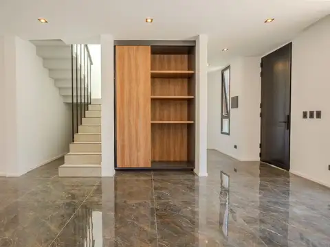 Depto Tipo Casa en Venta en Barrio Parque Leloir, USD 275.000