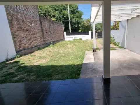 Casa 3 ambientes con 1 baño